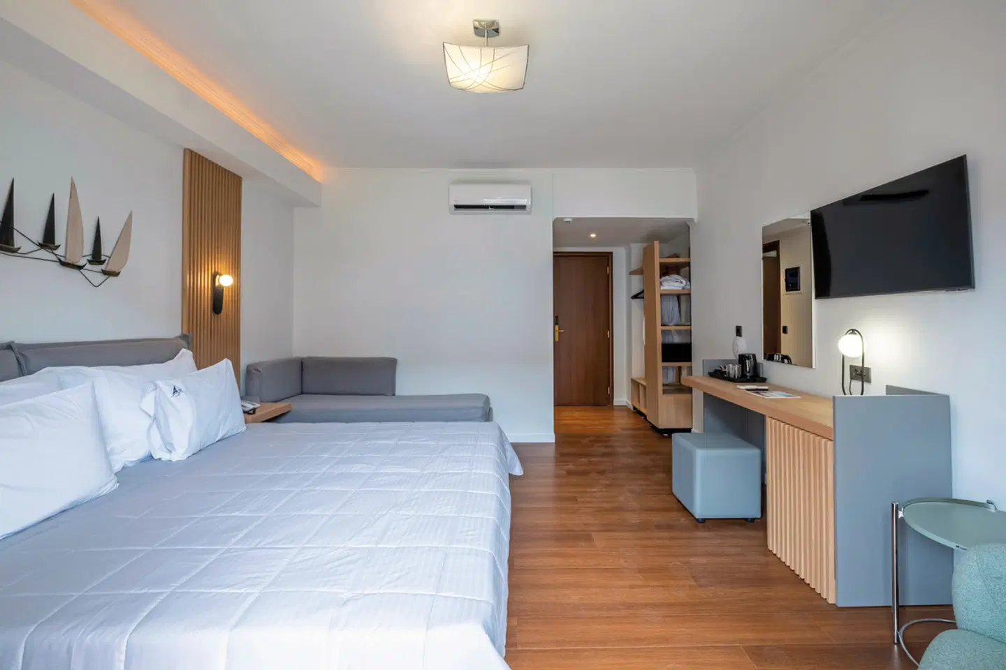 Mediterranean Beach Resort ROOM_EXAMPLE