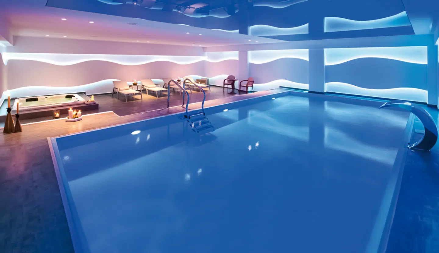 Mediterranean Beach Resort OUTDOOR_POOL