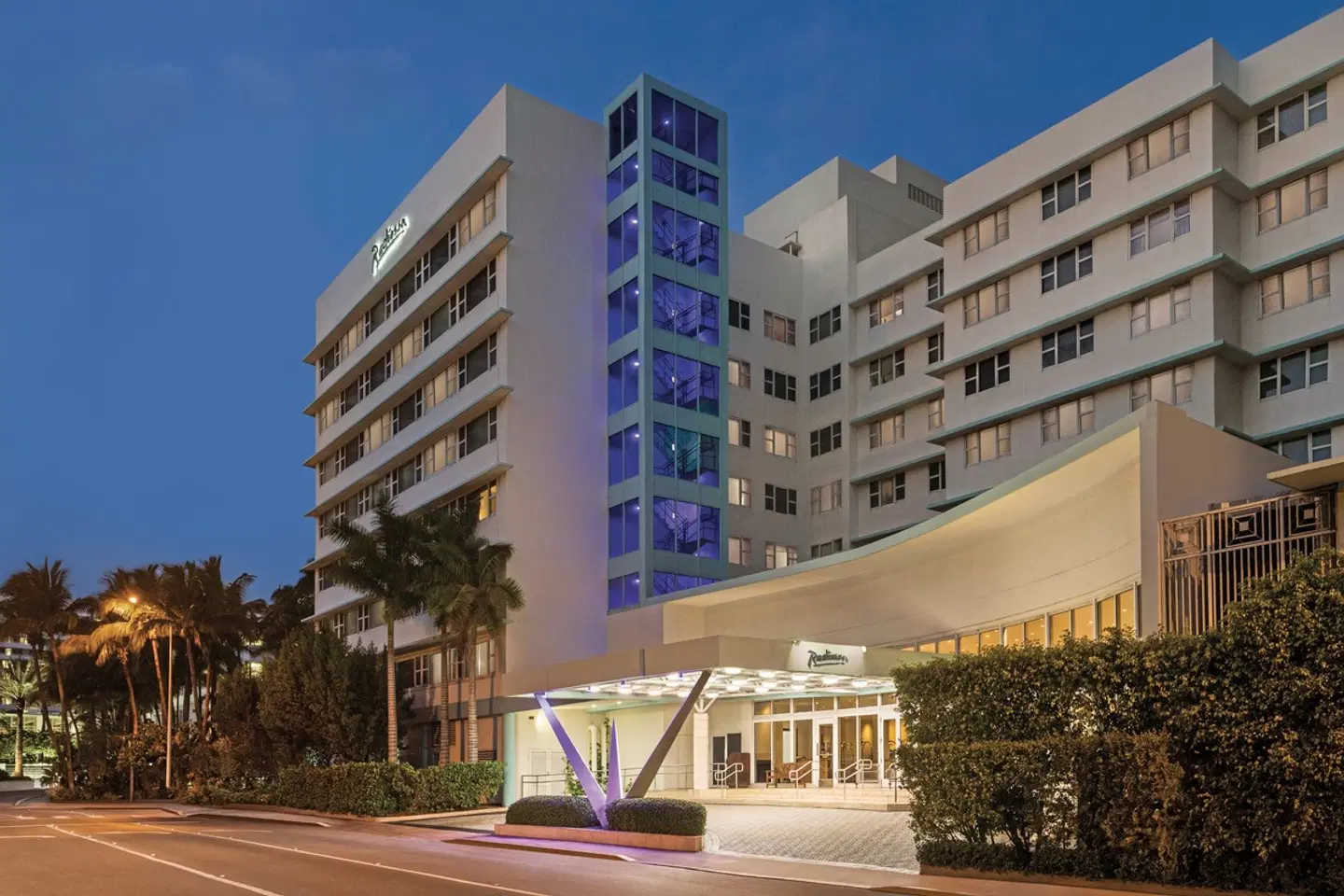 Radisson Resort Miami Beach EXTERIOR