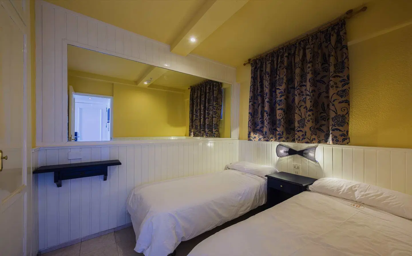 Teneguia ROOM_EXAMPLE