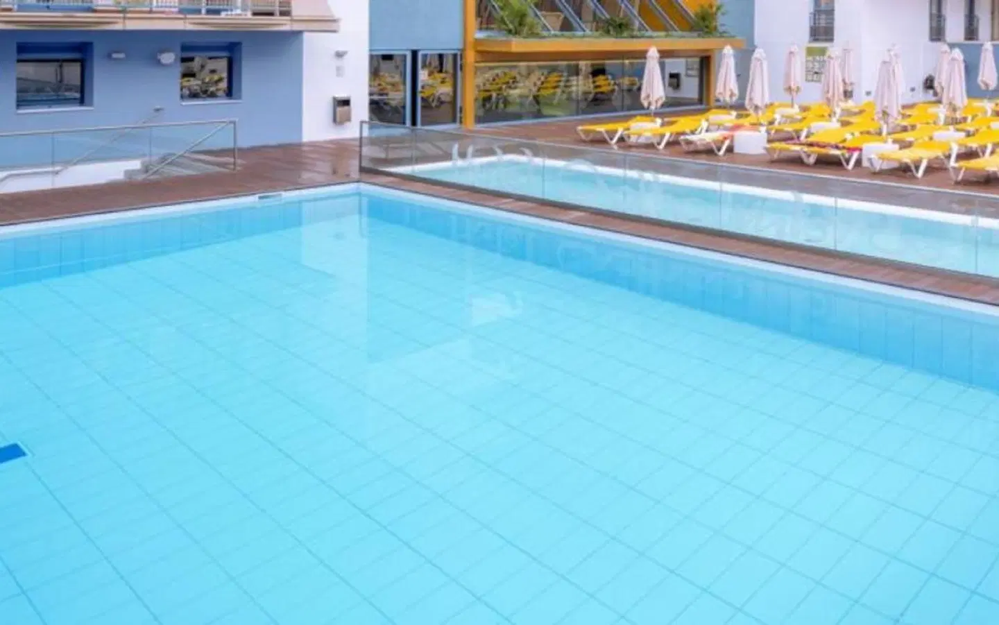 Hotel Alhambra OUTDOOR_POOL