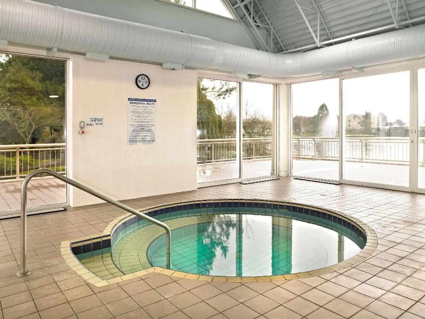 Coast Chilliwack Hotel Hallenbad