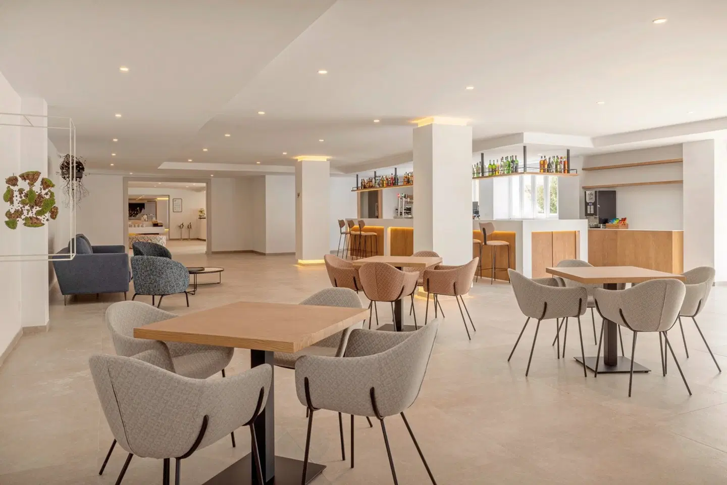 HM Isabela - Adults only Bar