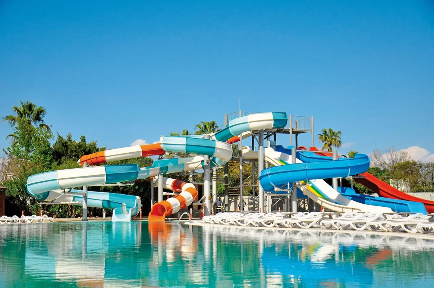 LRS Lake & River Side Hotel & Spa OUTDOOR_POOL