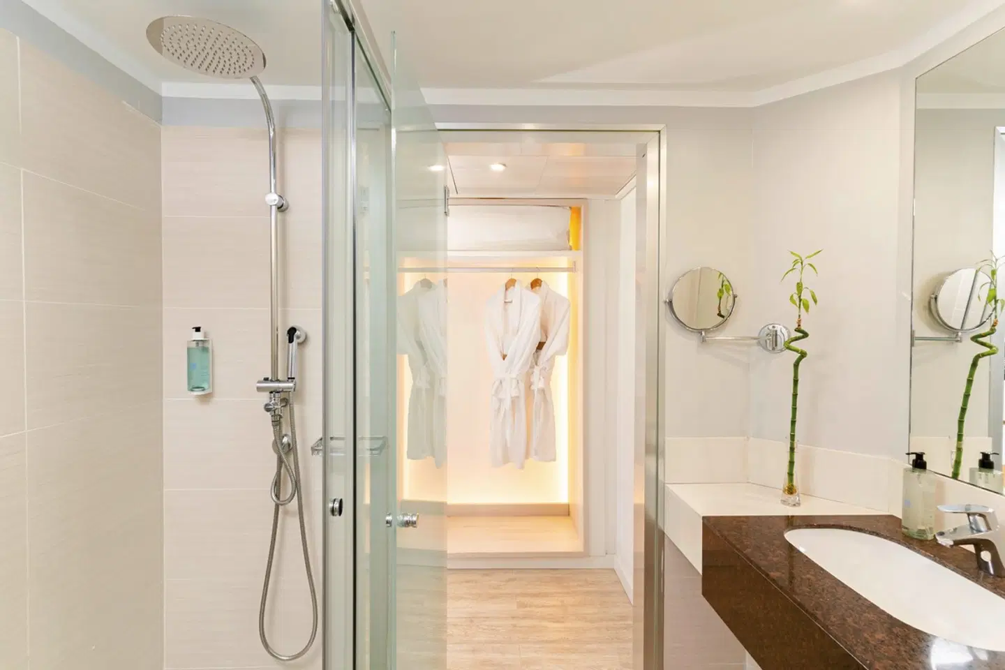 HOVIMA Costa Adeje Badezimmer