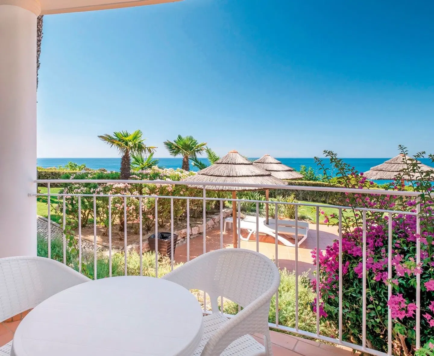 Clube Porto-Mós Terrasse