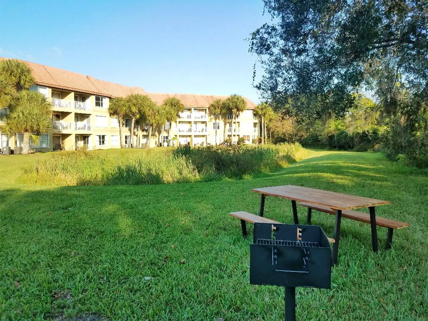 Parc Corniche Condominium Suite Hotel Garten