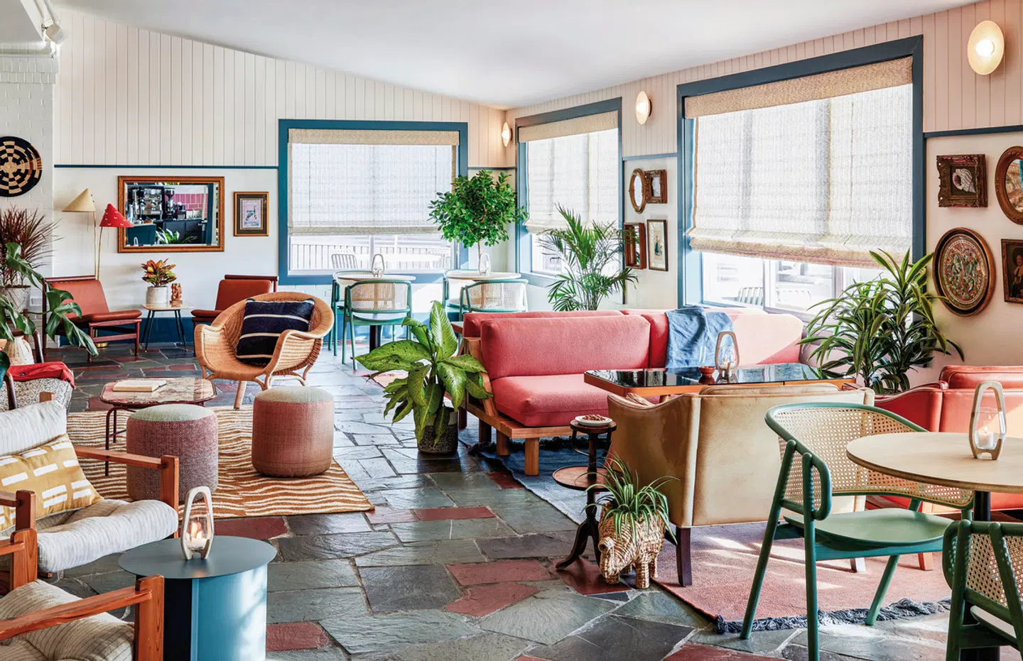 The Wayfinder LOUNGE_LOBBY