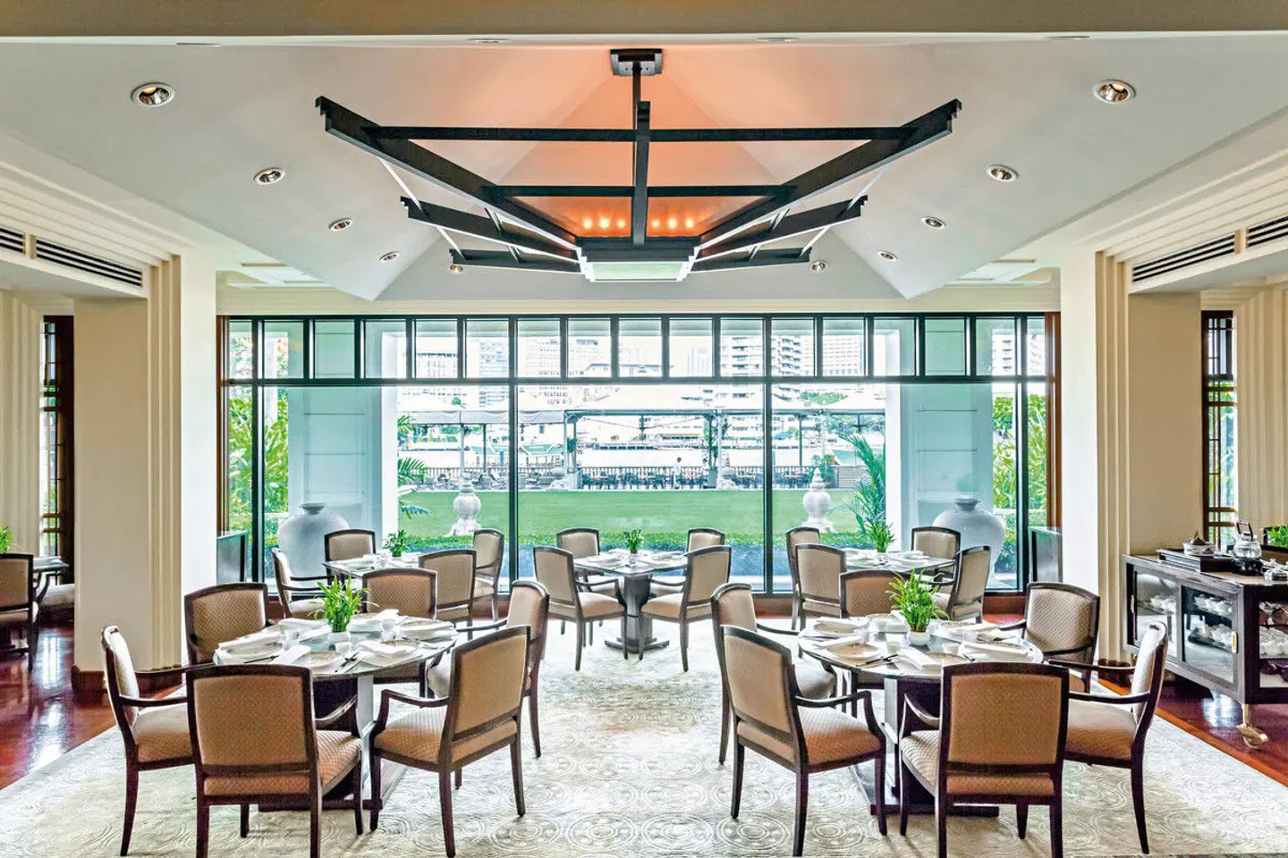 The Peninsula Bangkok Restaurant