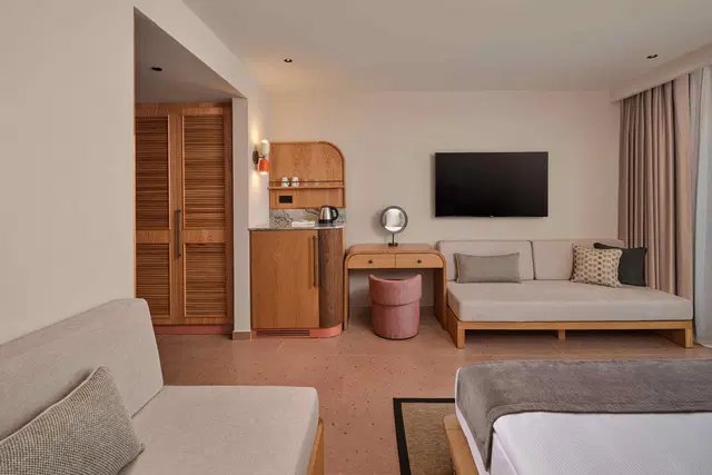 Paloma Grida ROOM_EXAMPLE