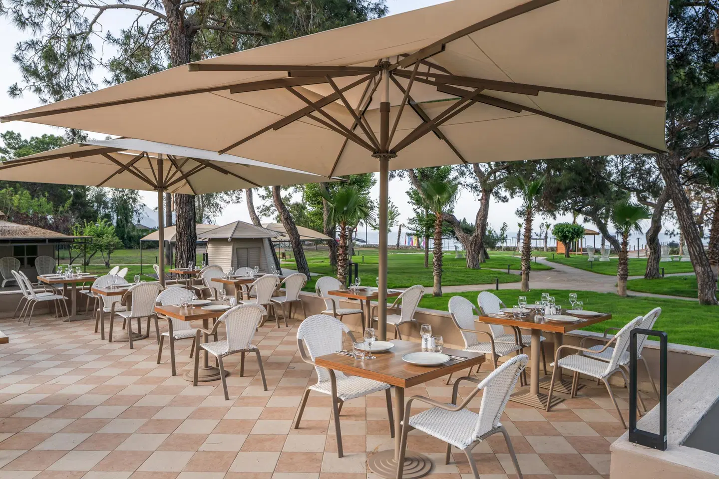 Balmy Foresta Restaurant