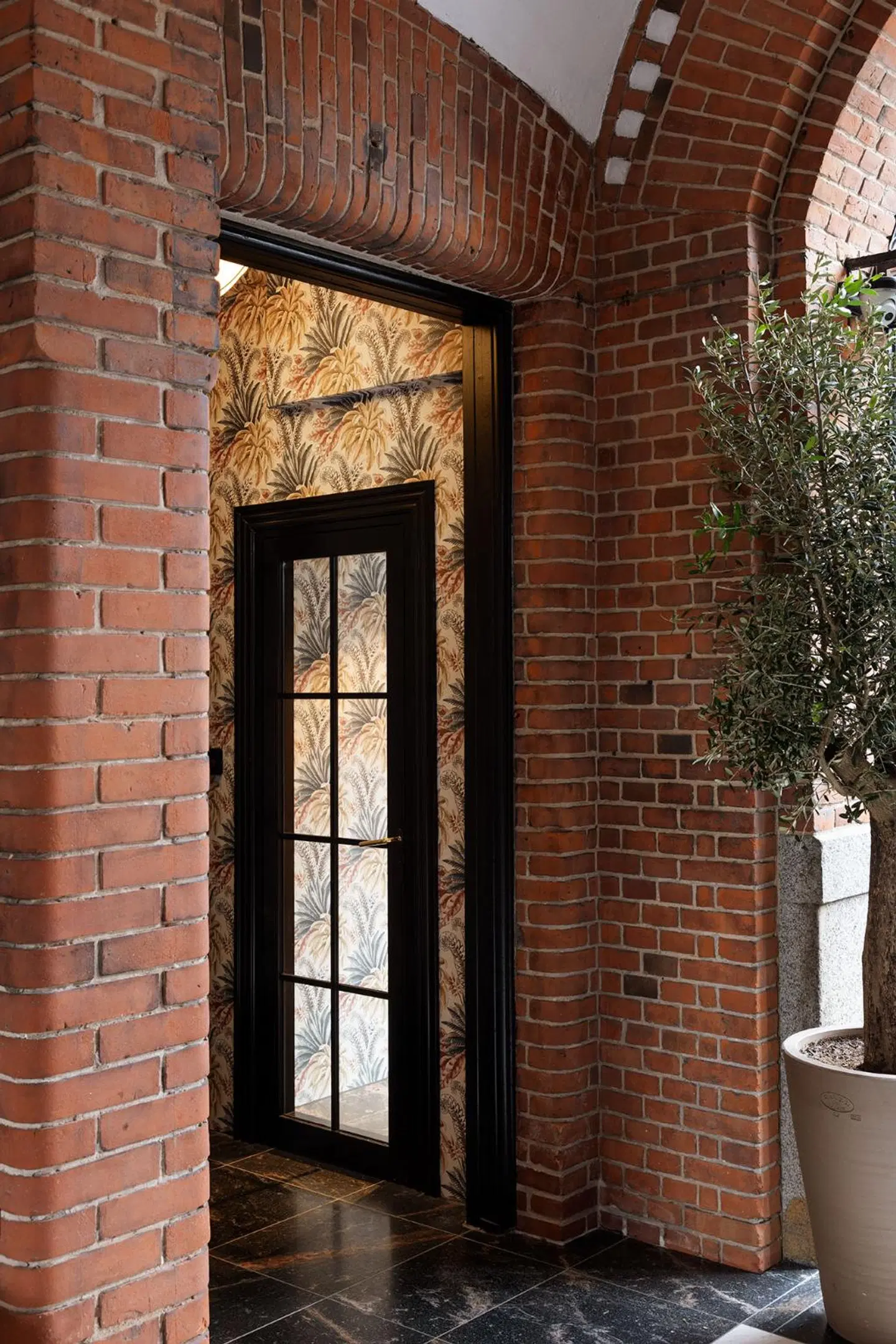 Hypernym Luxury Apartments HEALTH_BEAUTY