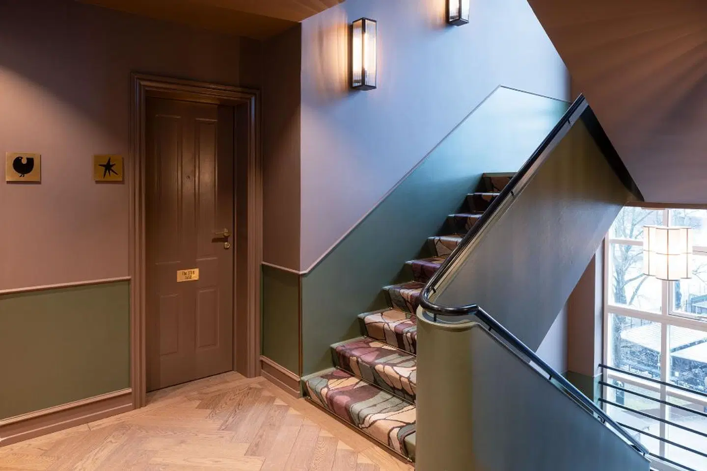 Hypernym Luxury Apartments ROOM_EXAMPLE