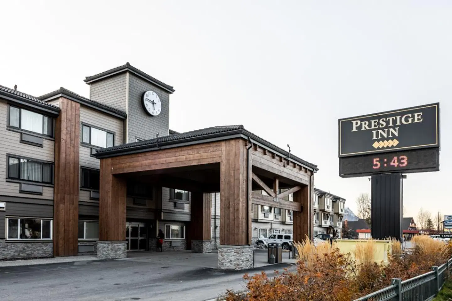 Prestige Inn Golden EXTERIOR