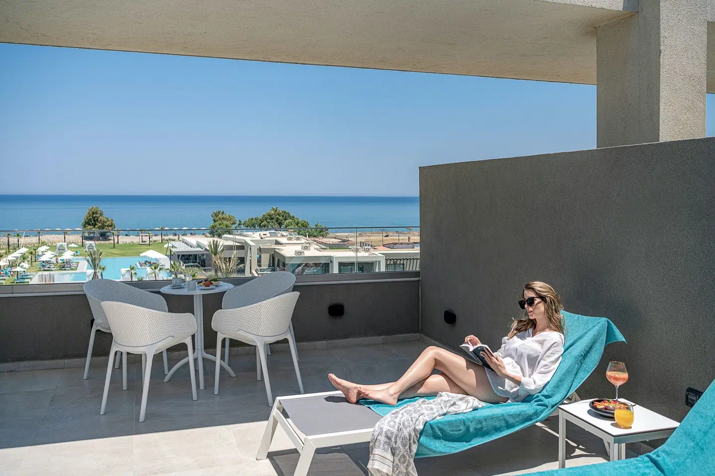 Myrion Beach Resort Terrasse