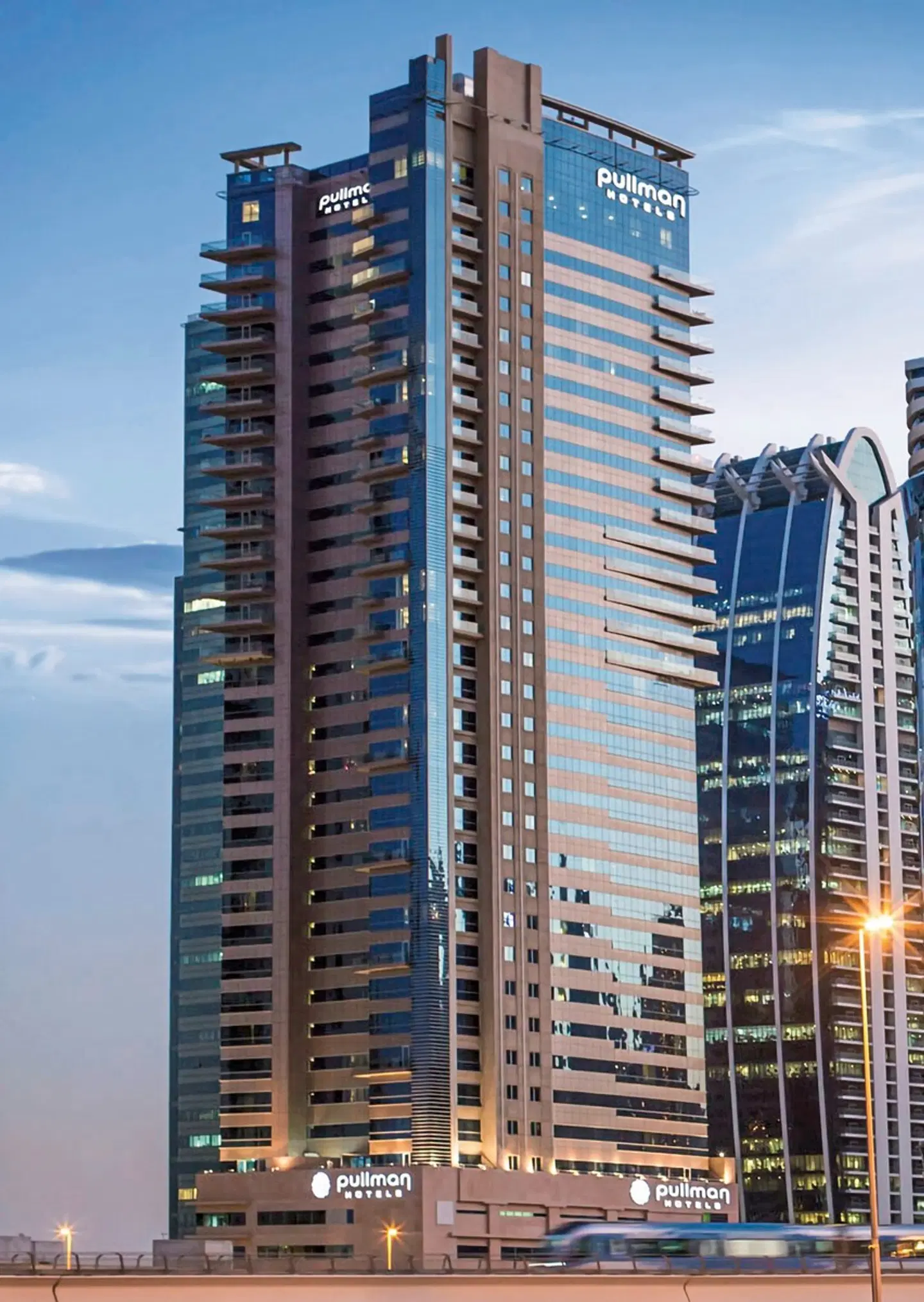 Pullman Dubai Jumeirah Lakes Towers - Hotel & Residence EXTERIOR