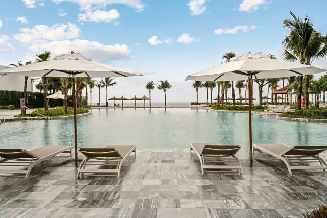 Dhawa Hotel Ho Tram OUTDOOR_POOL