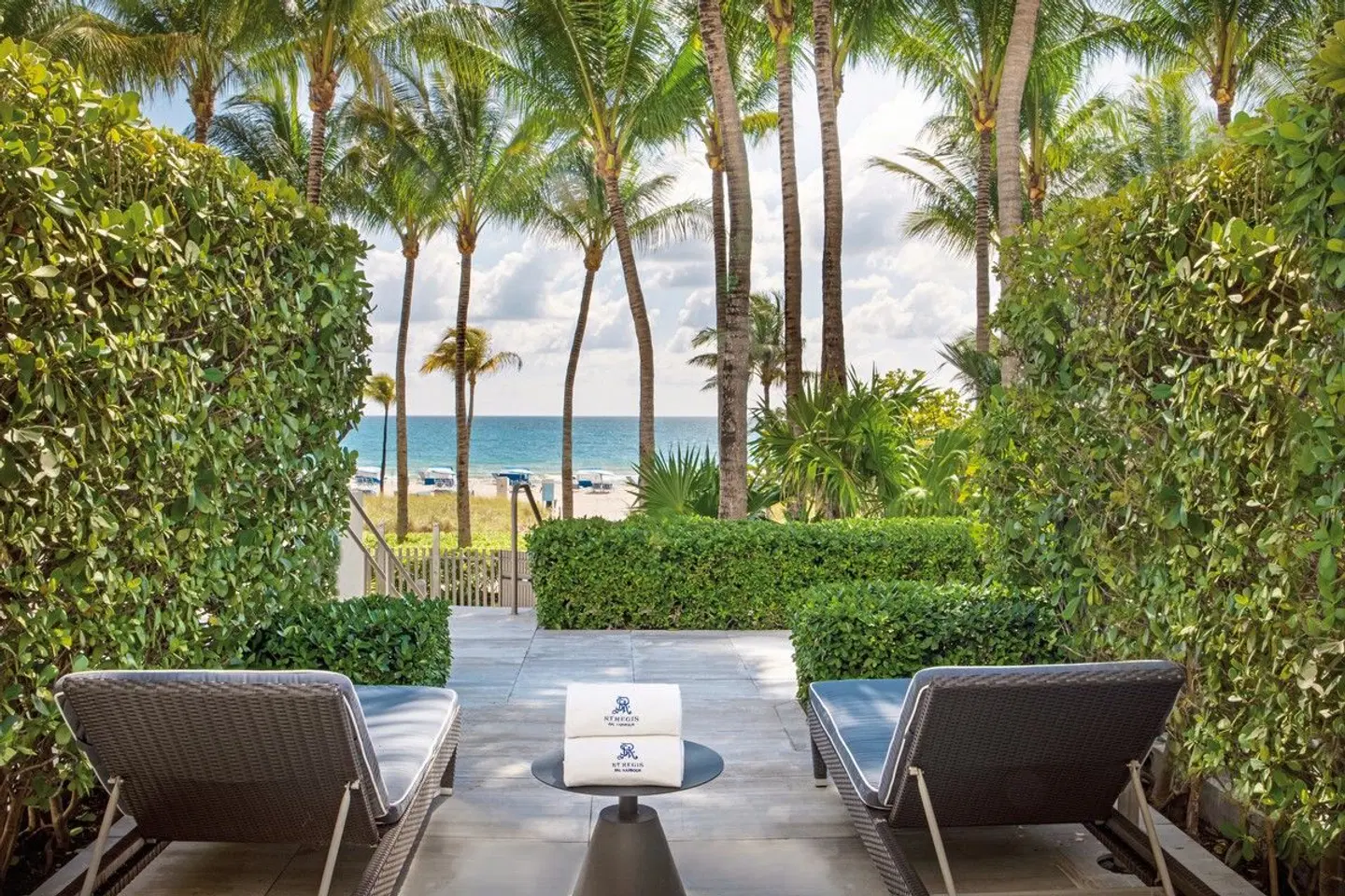 The St. Regis Bal Harbour Resort Garten