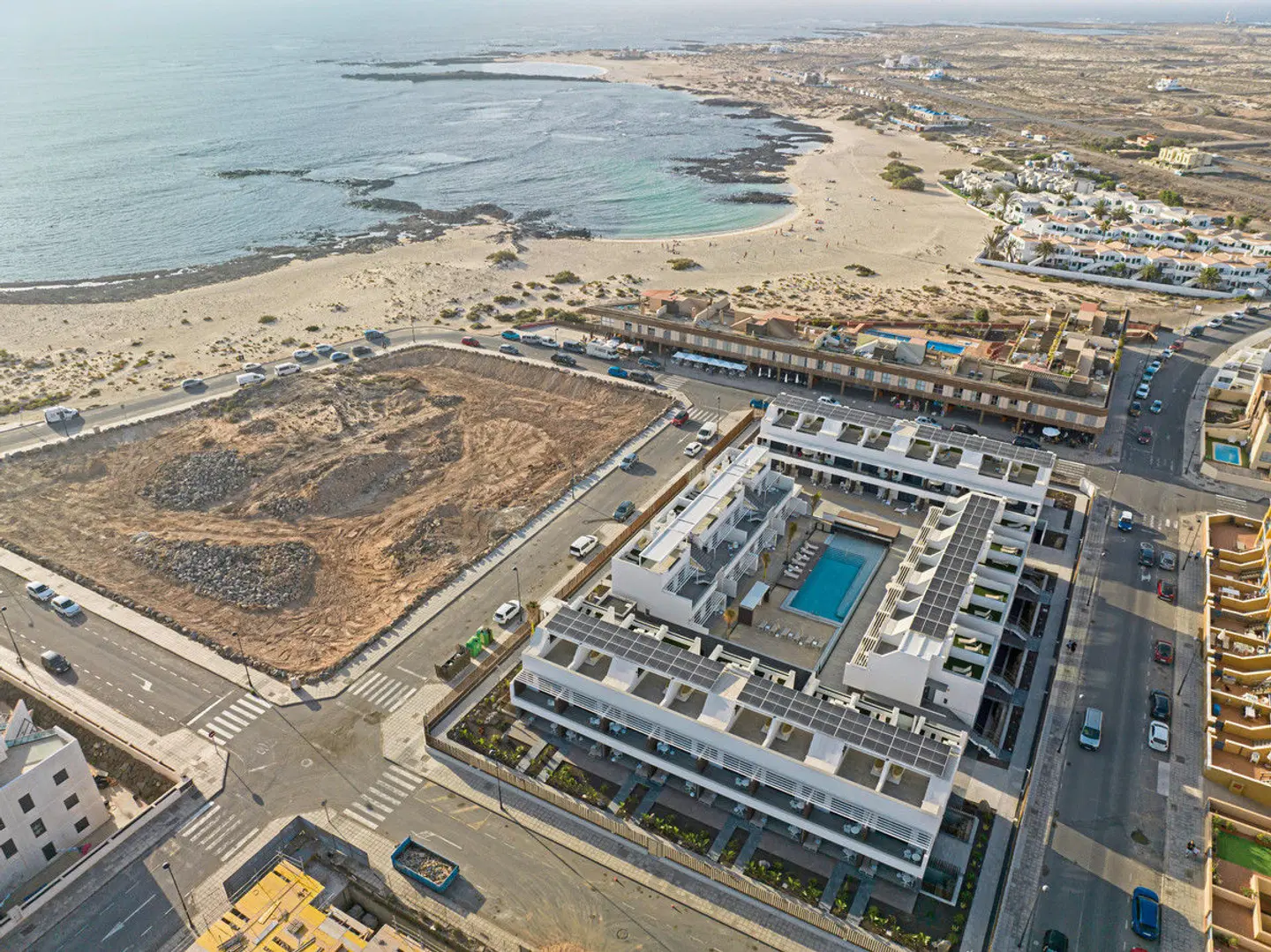 Esmeralda Cotillo Homes by LIVVO Strand