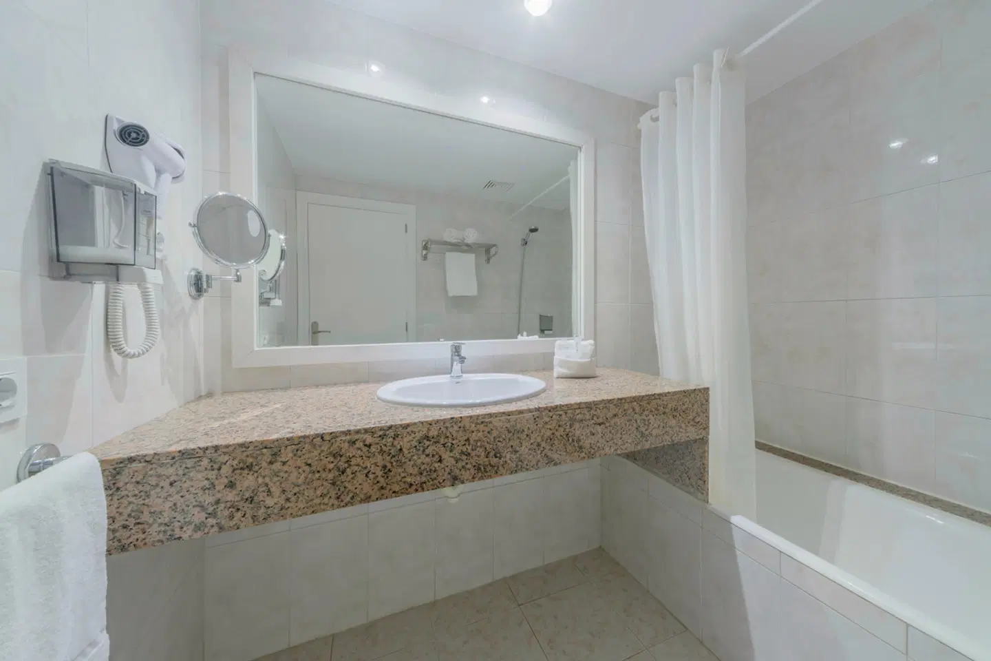 Club Simó Badezimmer