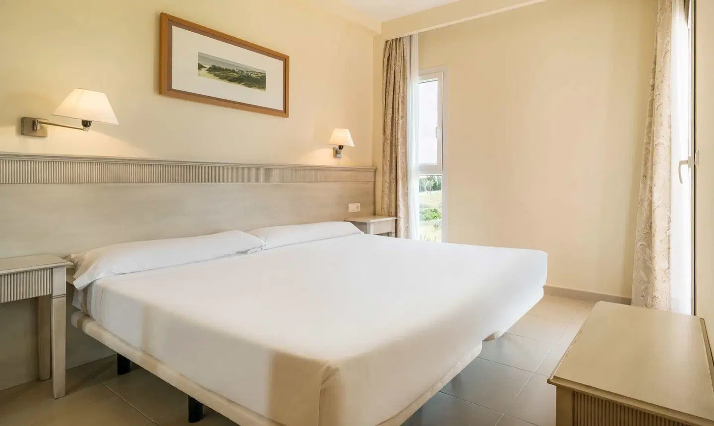 ILUNION Tartessus Sancti Petri ROOM_EXAMPLE