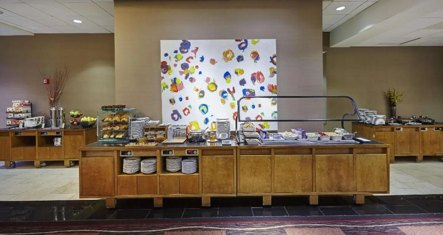 Hilton Hasbrouck Heights / Meadowlands Restaurant