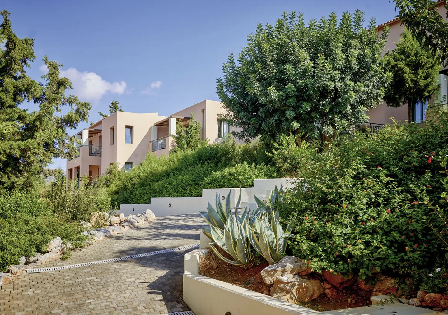 Village Heights Resort Garten