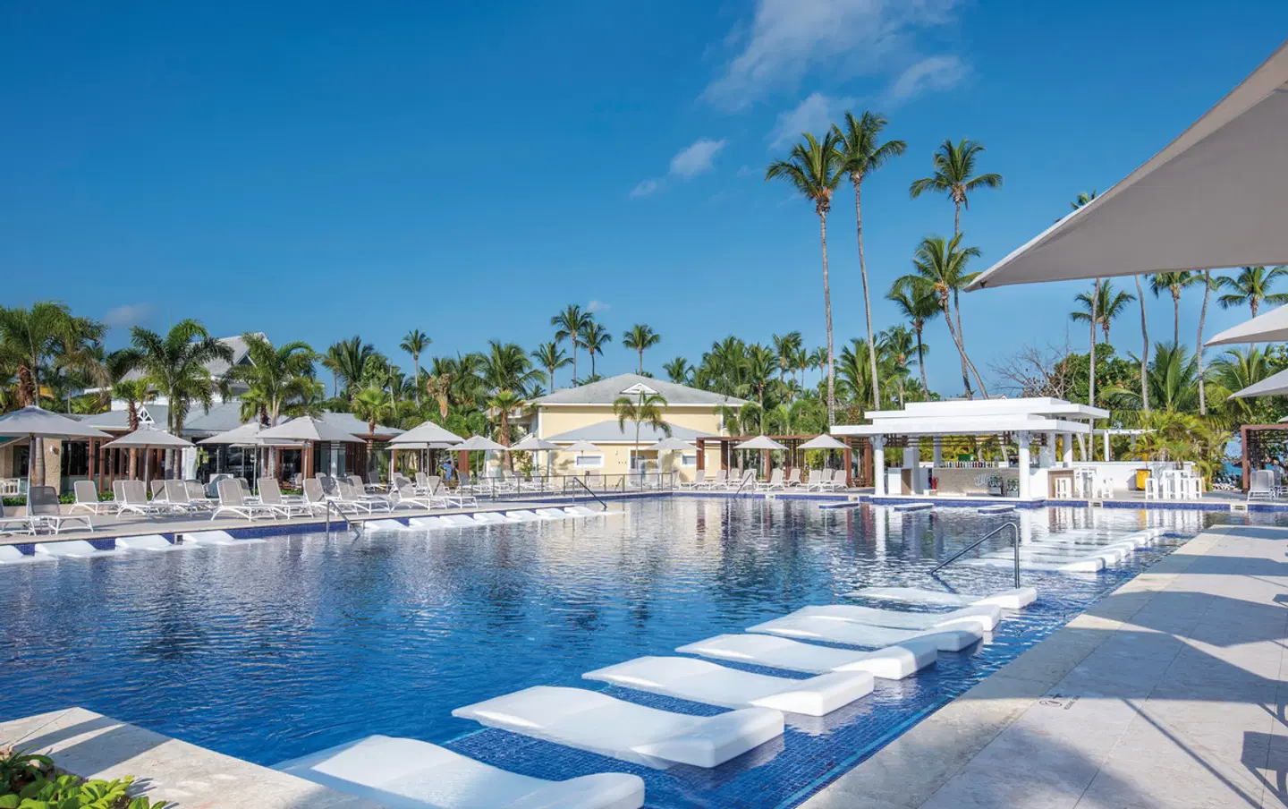 Bahia Principe Grand El Portillo OUTDOOR_POOL