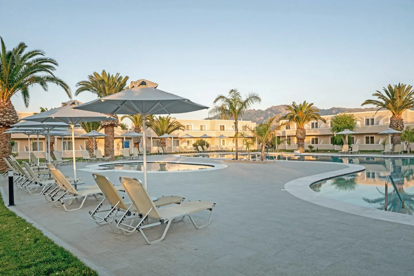 Esperia Hotel OUTDOOR_POOL