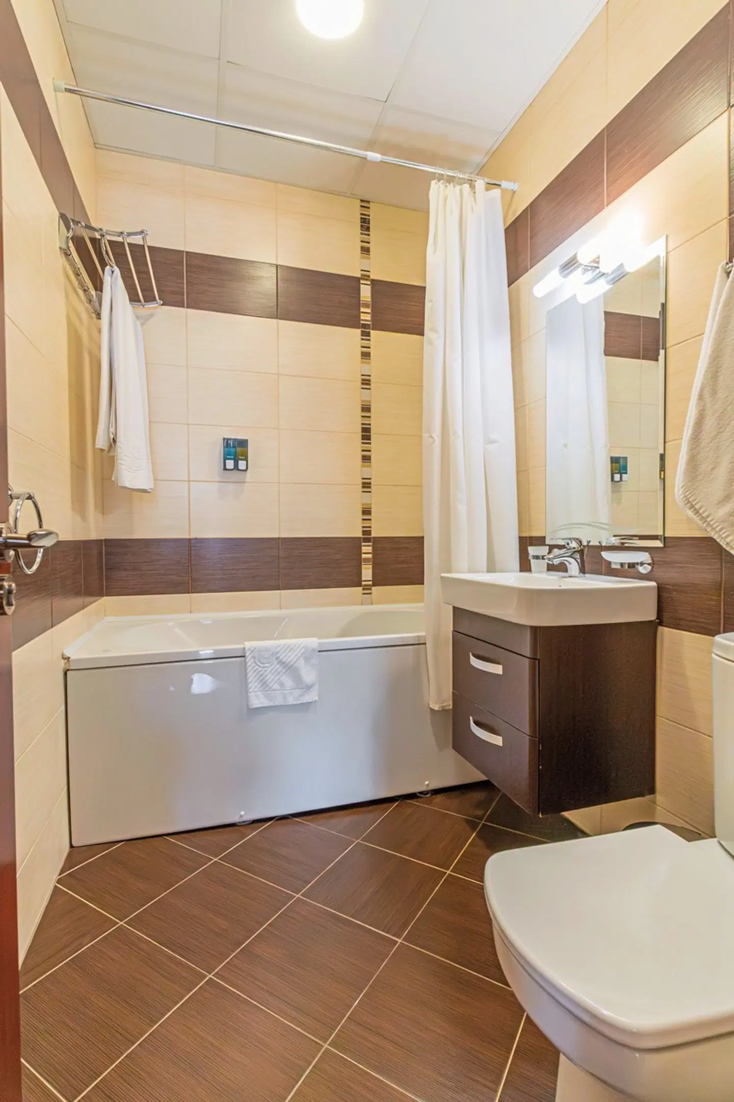 Golden Line Badezimmer