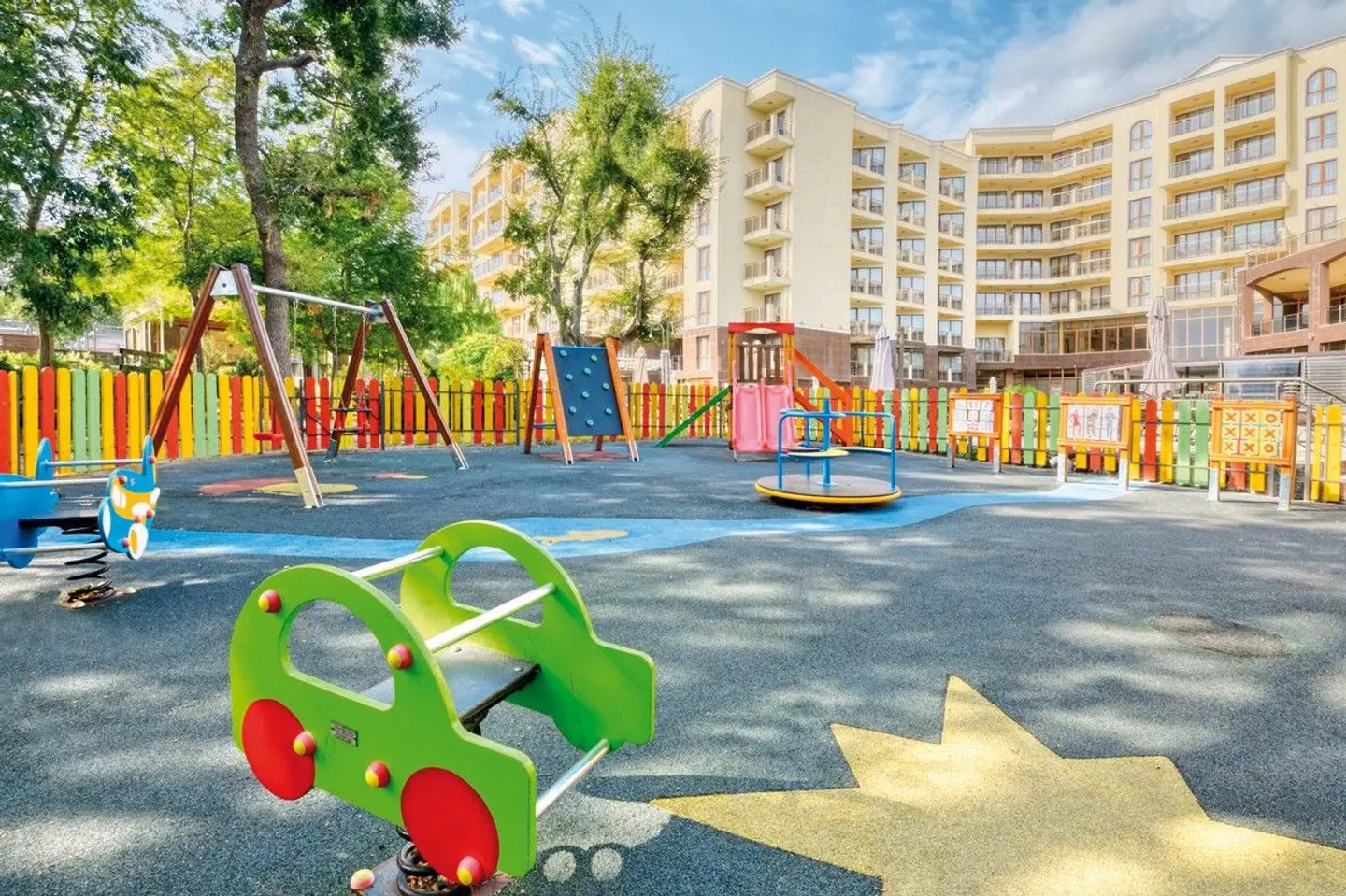 Golden Line MODEL_IMPRESSION