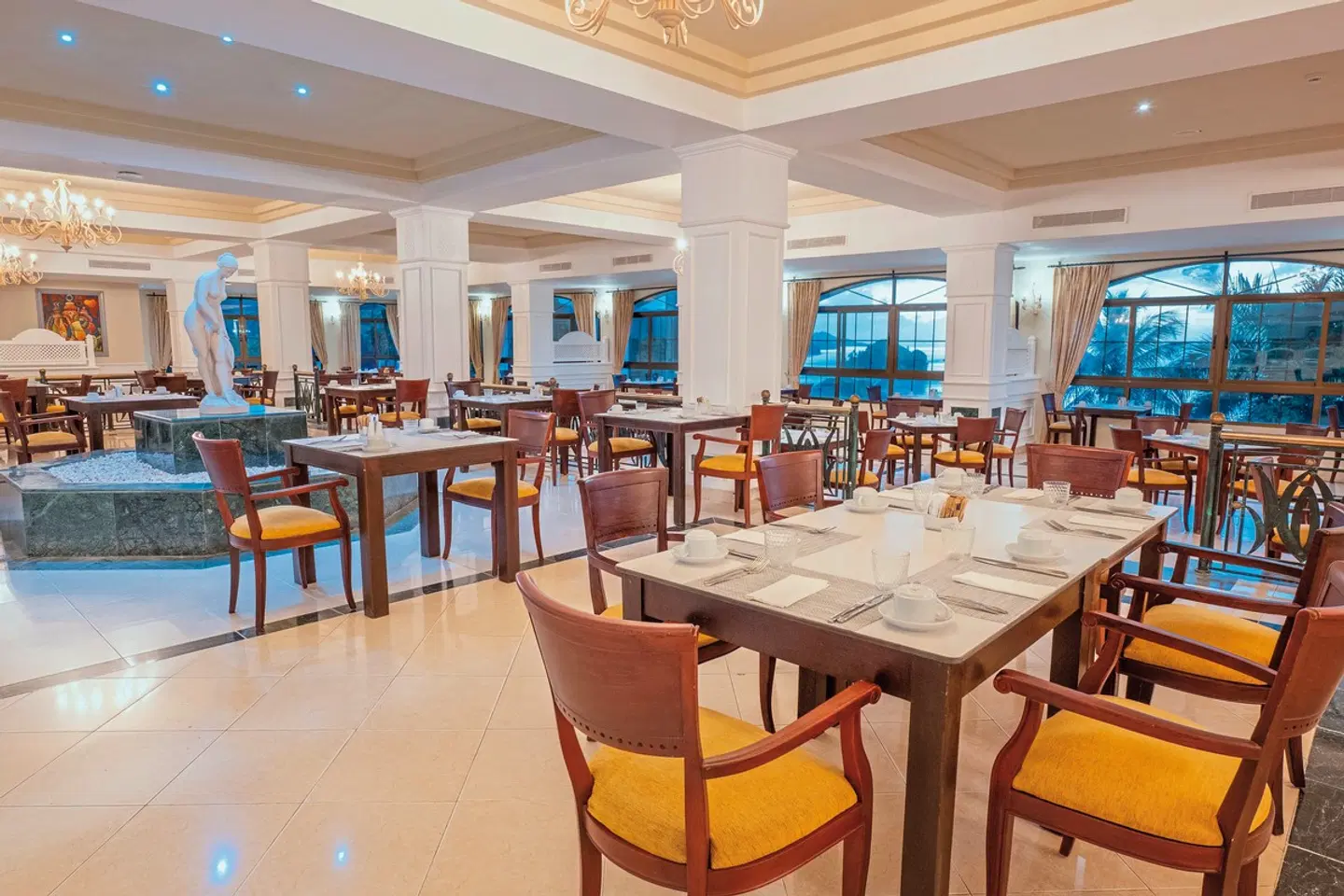 Eurostars Grand Cayacoa Restaurant