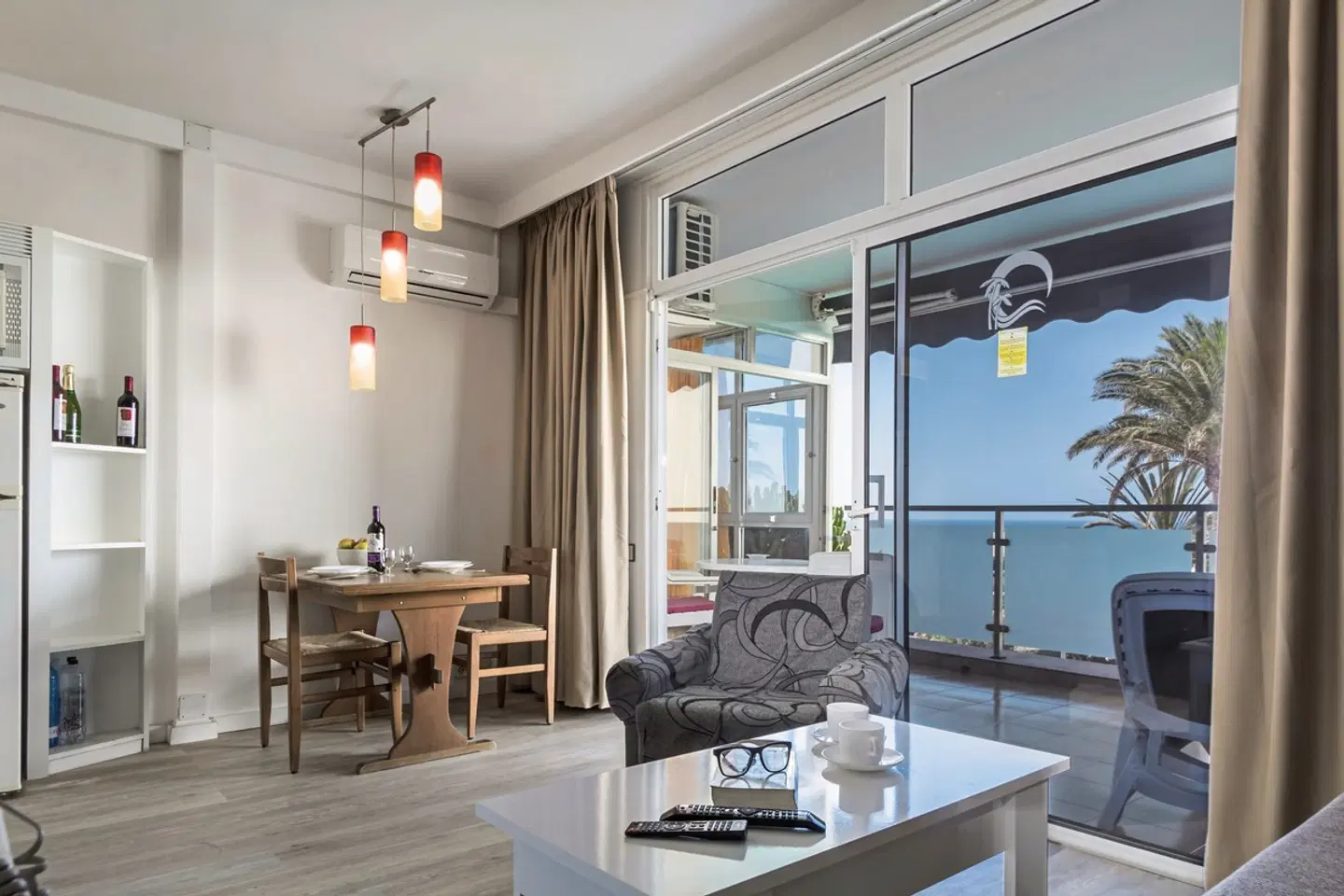 Patricio ROOM_EXAMPLE