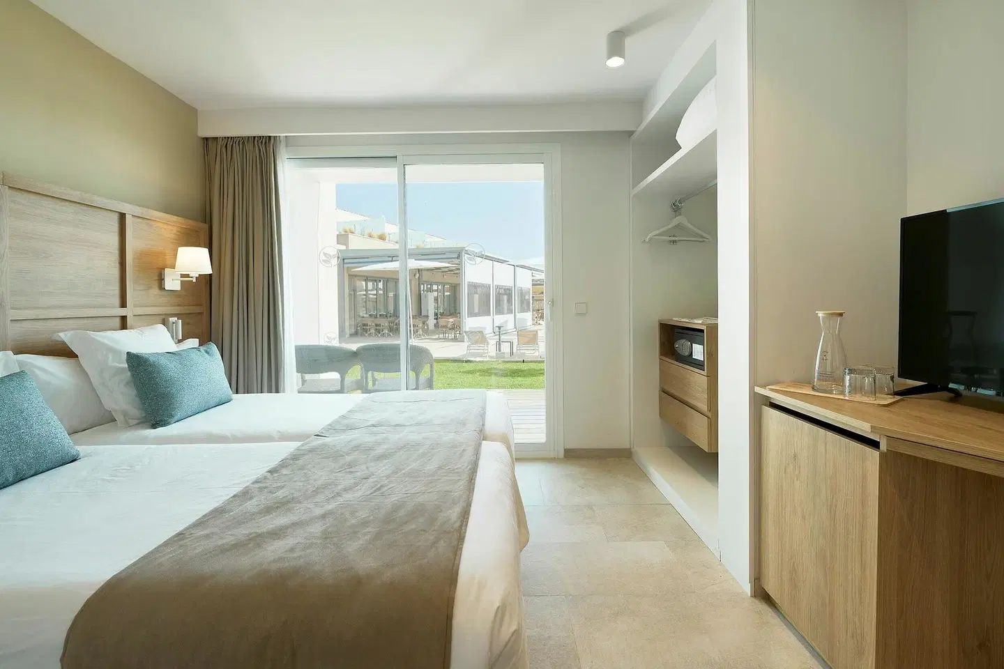 Iberostar Waves Cala Domingos ROOM_EXAMPLE