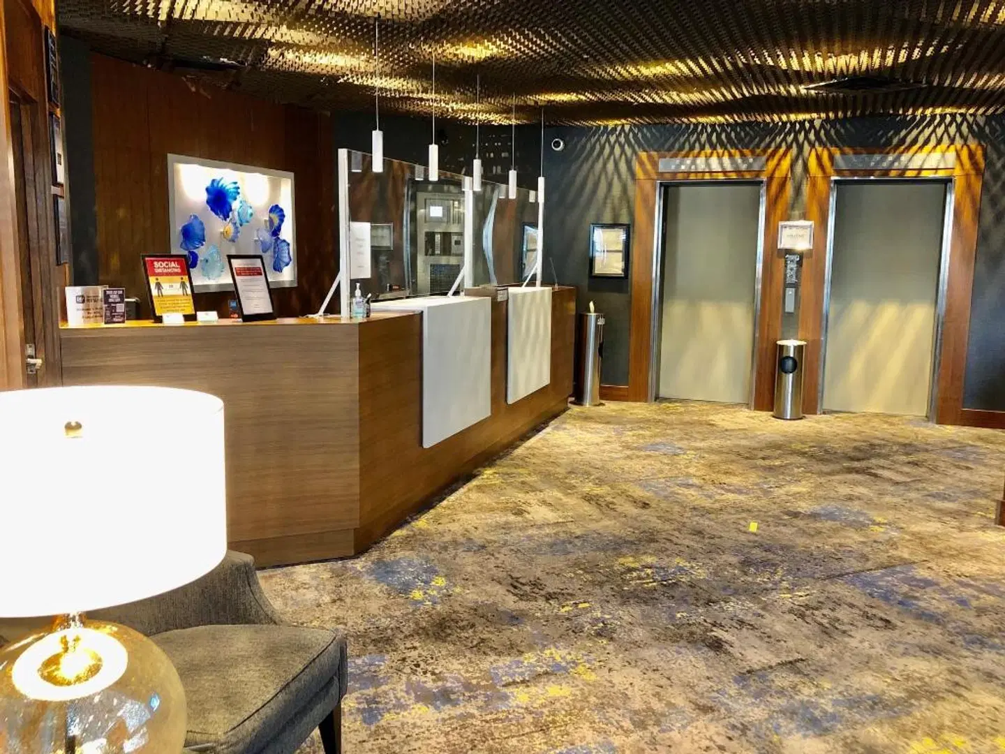 The Best Western Premier Chateau Granville Hotel & Suites LOUNGE_LOBBY