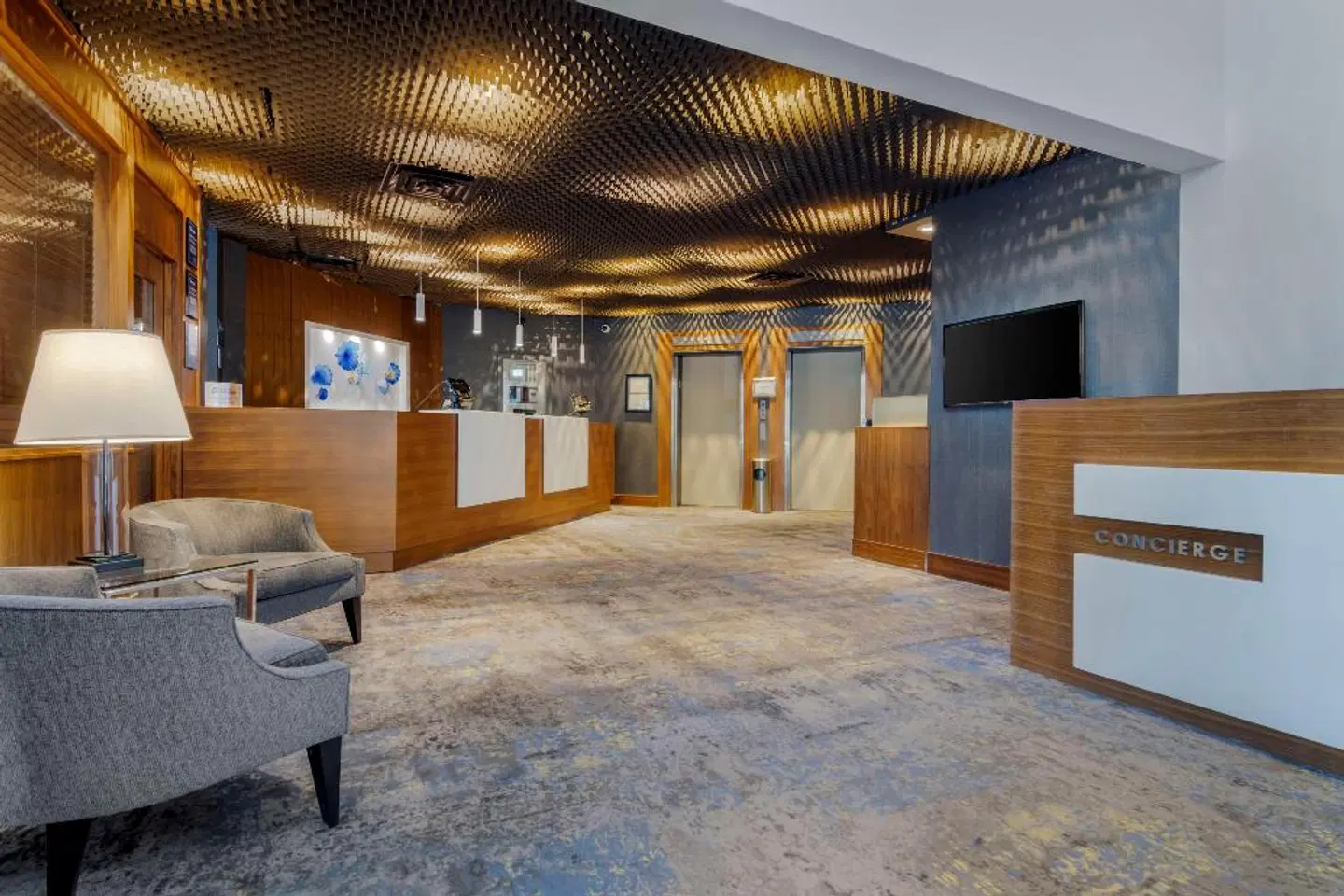 The Best Western Premier Chateau Granville Hotel & Suites LOUNGE_LOBBY