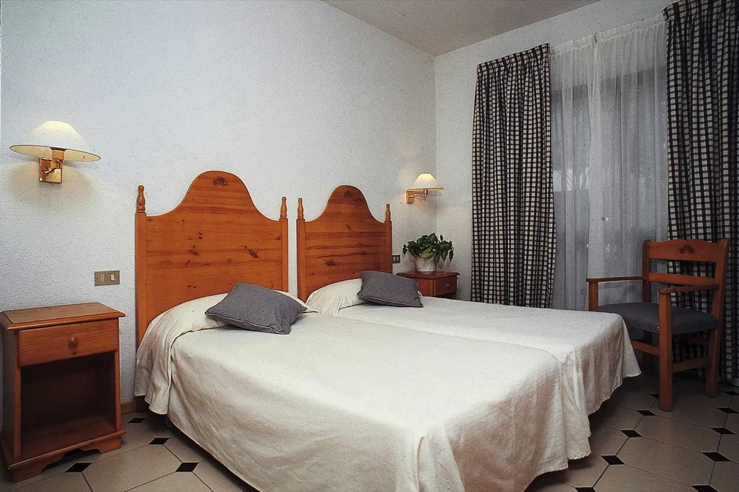 Hg Cristian Sur ROOM_EXAMPLE