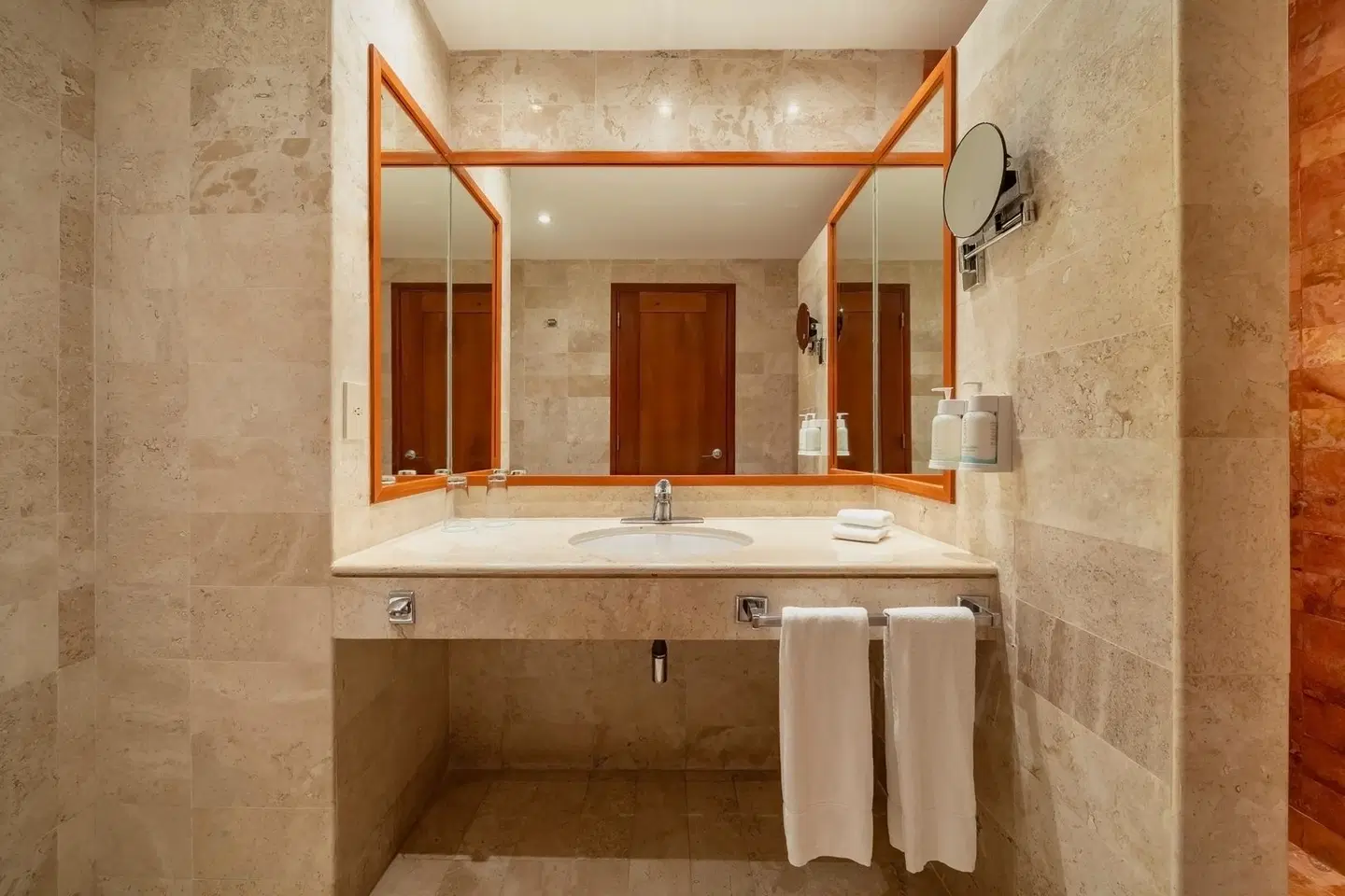 Iberostar Waves Paraíso del Mar Badezimmer