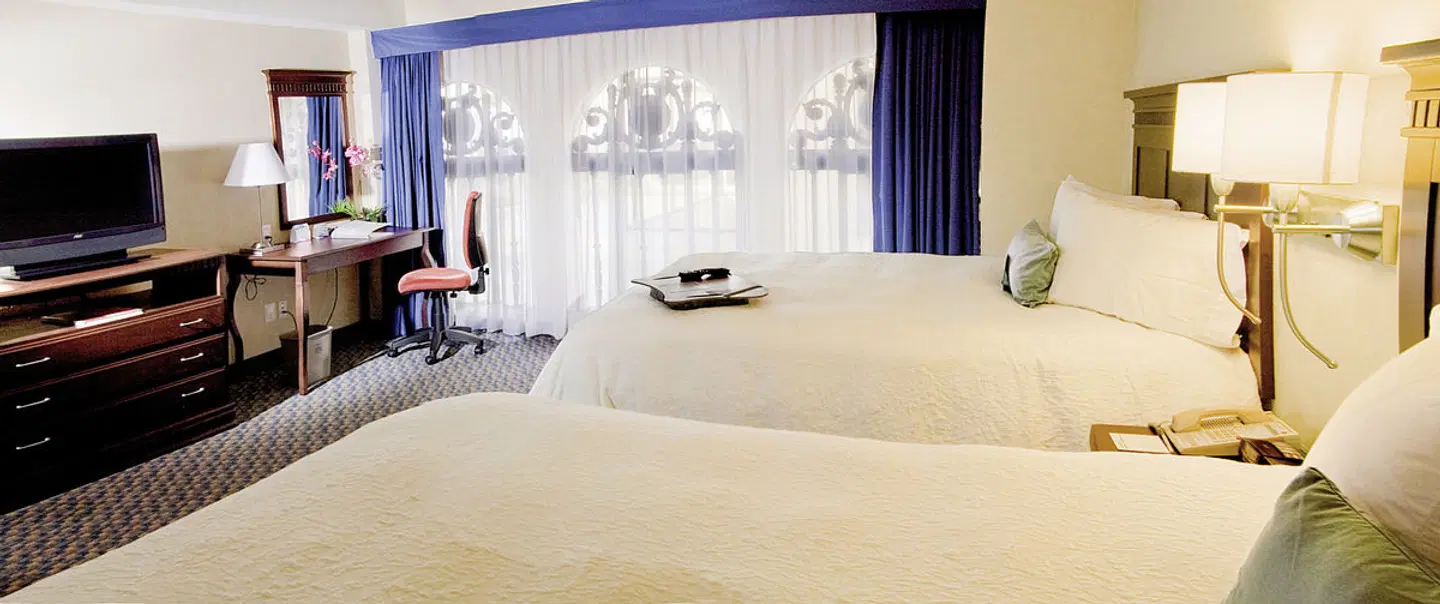 Hampton Inn & Suites ROOM_EXAMPLE