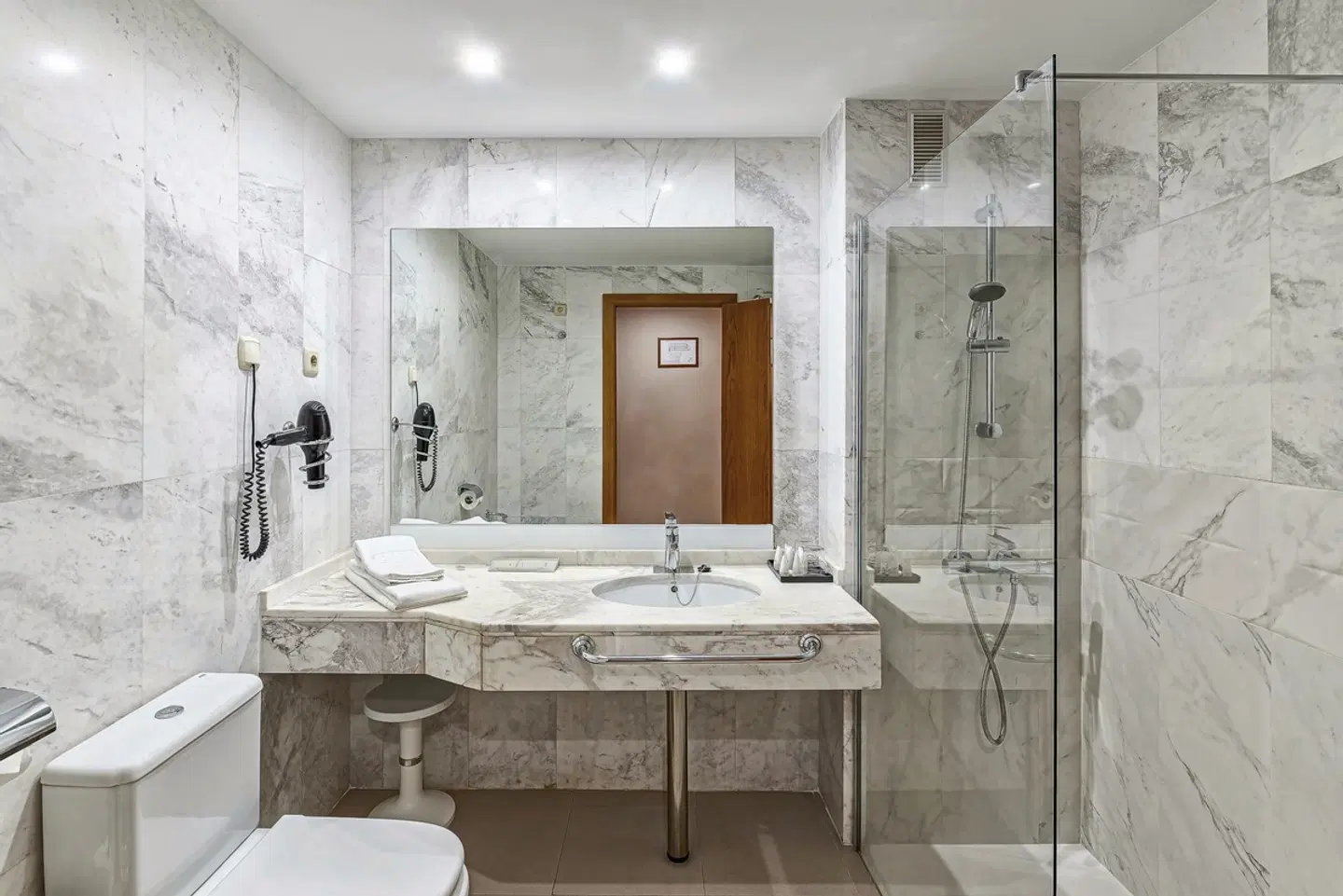 Hotel Bahia Tropical Badezimmer