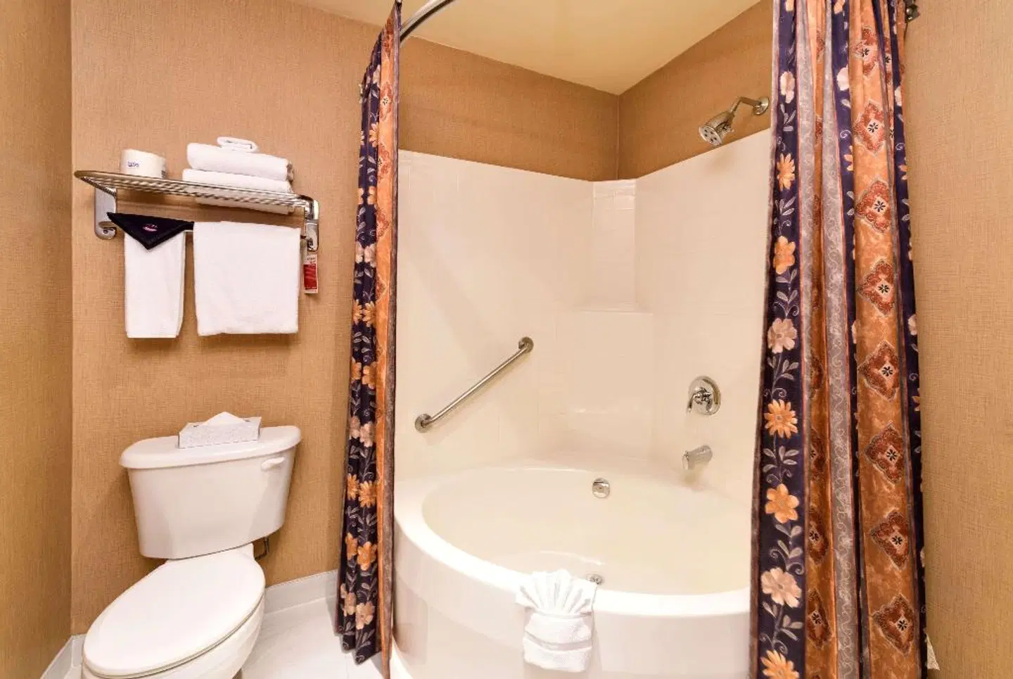 Ramada Inn & Suites Penticton Badezimmer