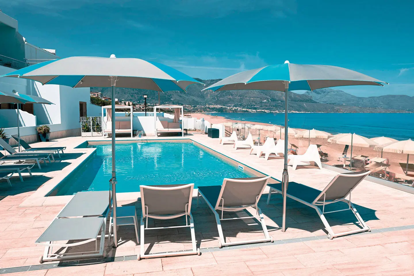 La Battigia OUTDOOR_POOL