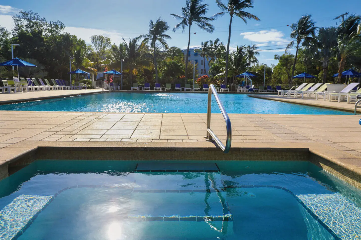Ocean Pointe Suites Key Largo Apartments OUTDOOR_POOL