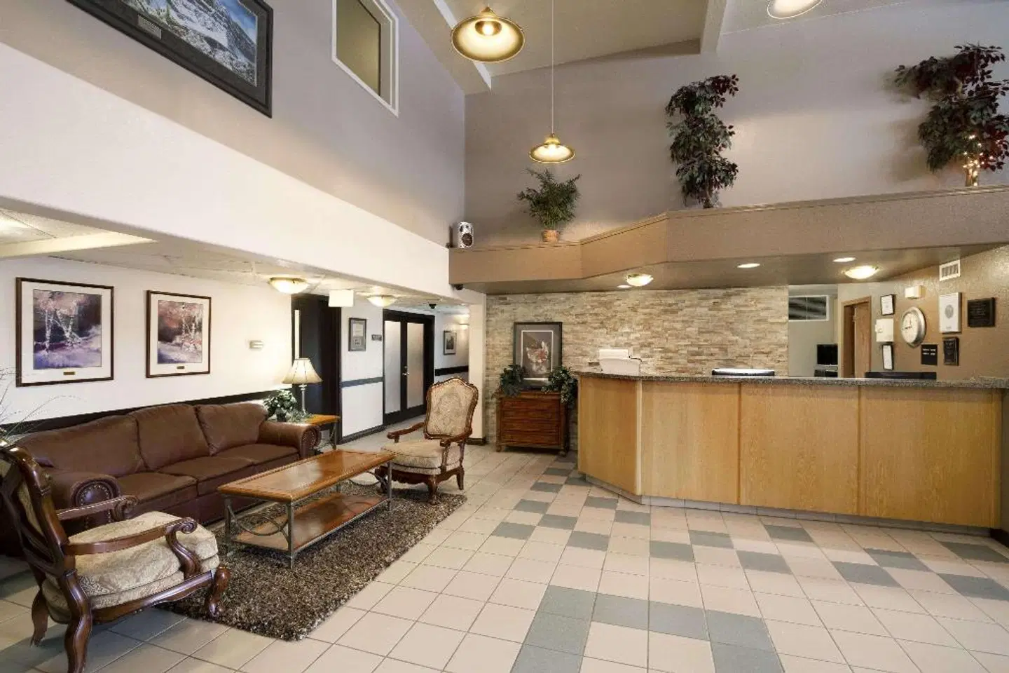 Super 8 by Wyndham Dawson Creek LOUNGE_LOBBY