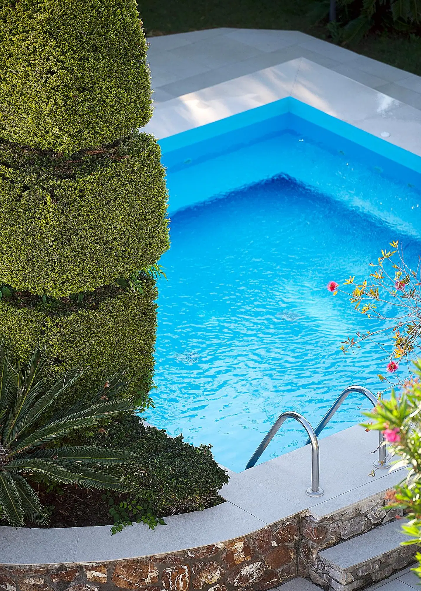 Glavas Inn OUTDOOR_POOL