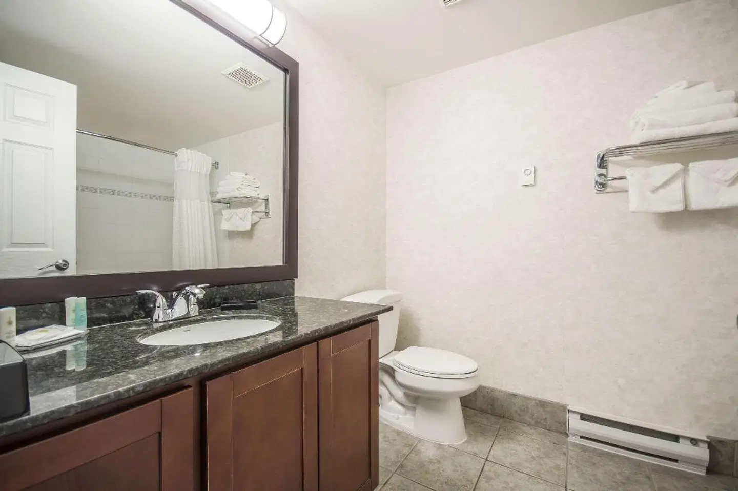 Prestige Kamloops Hotel Badezimmer