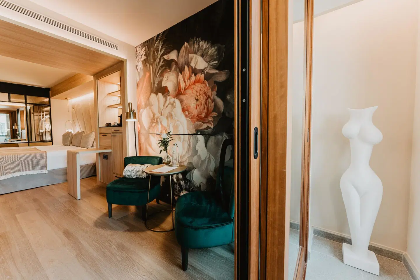 Nivia Born Boutique ROOM_EXAMPLE