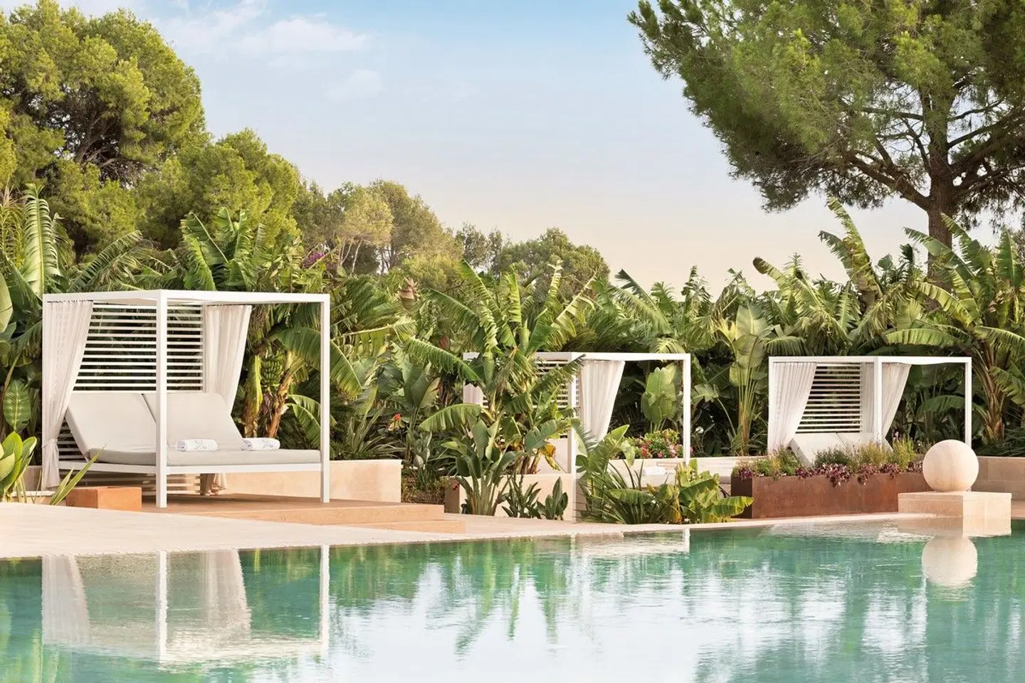 The St. Regis Mardavall Mallorca Resort OUTDOOR_POOL