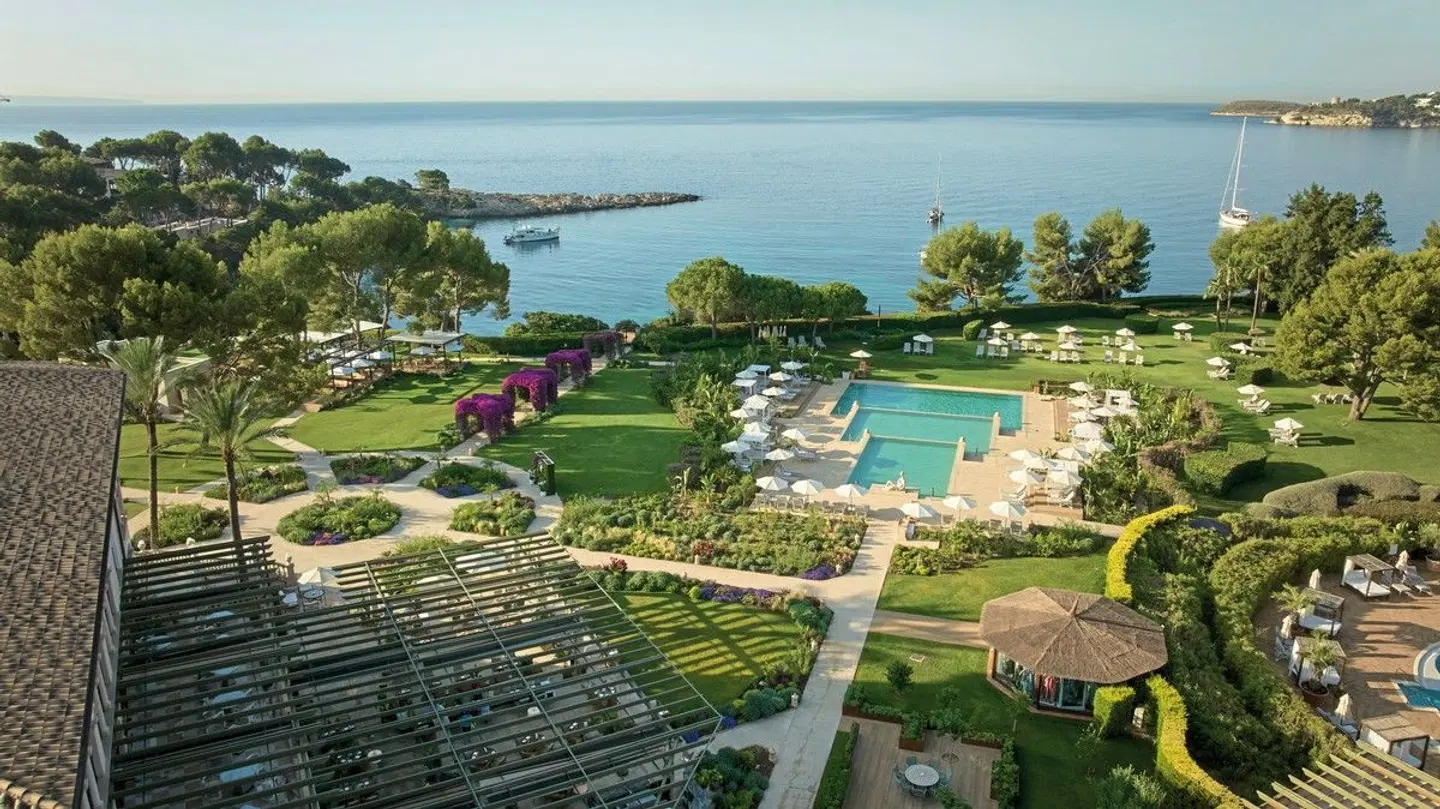 The St. Regis Mardavall Mallorca Resort Garten