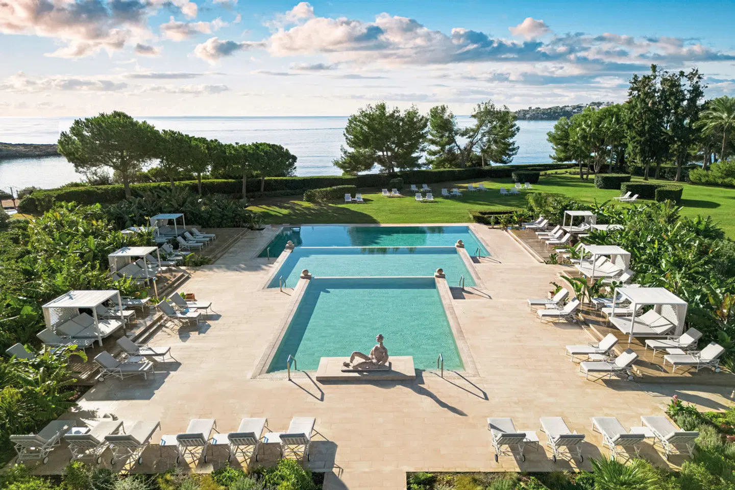 The St. Regis Mardavall Mallorca Resort OUTDOOR_POOL